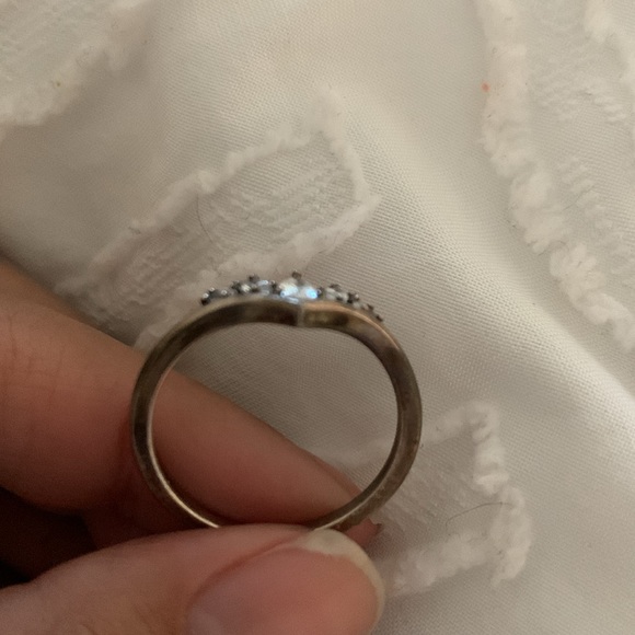 Retired Tiara Chevron Ring 🩷👑 - Picture 2 of 5